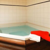 Le jacuzzi de la résidence